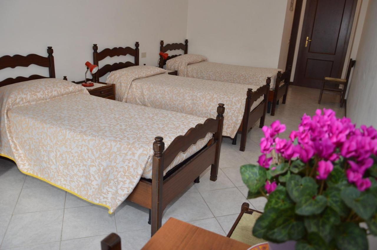 Domus Achille Fosco Hotel Ciampino Bagian luar foto