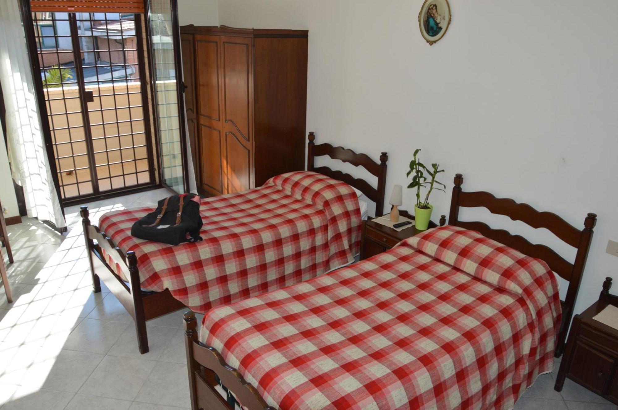 Domus Achille Fosco Hotel Ciampino Bagian luar foto