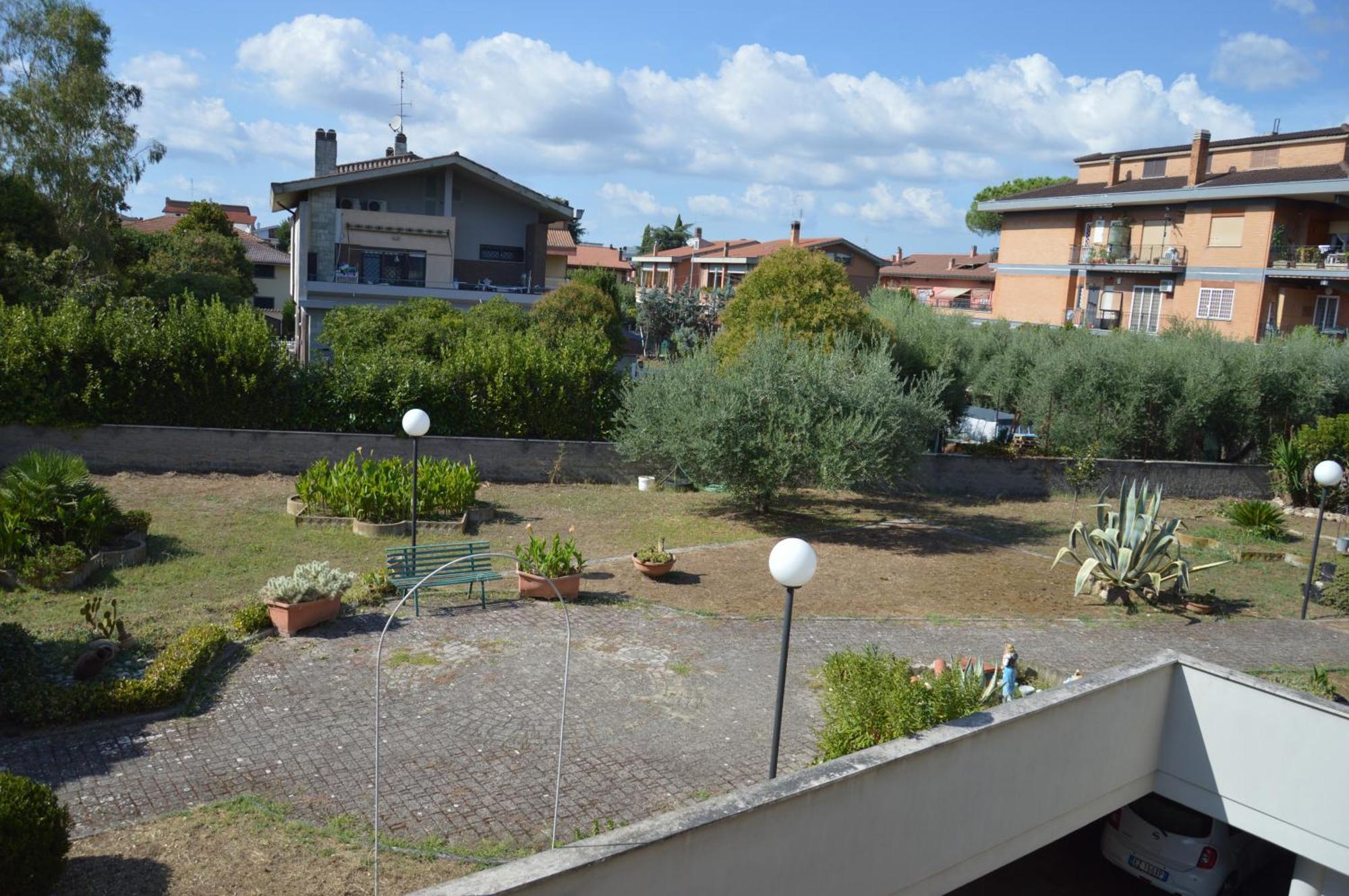 Domus Achille Fosco Hotel Ciampino Bagian luar foto